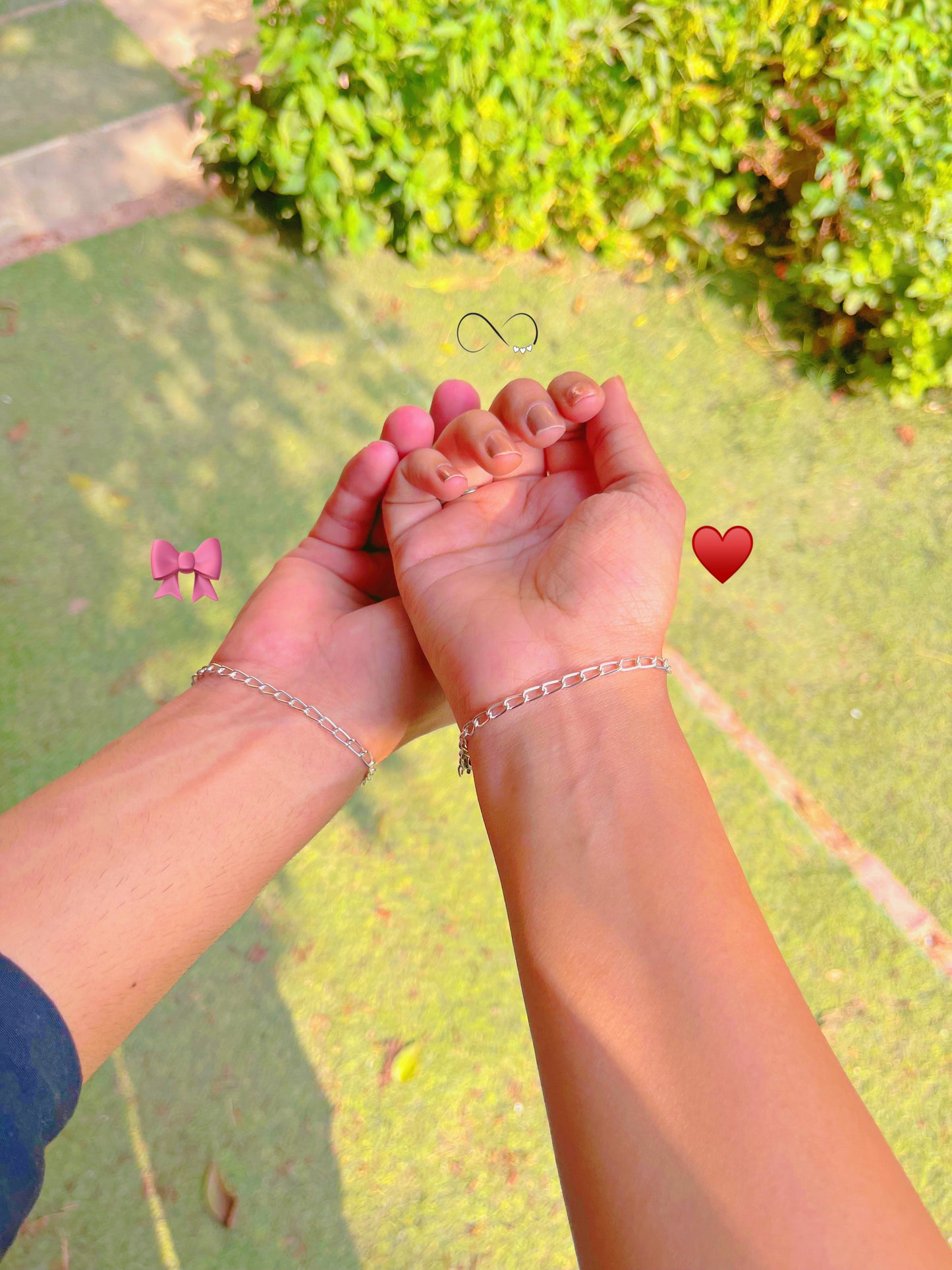 Minimal pookie bracelets for couples ♥️🎀(pair of two silver chain bracelets as shown will be there in a box ) Minimal| adjustable | pookie