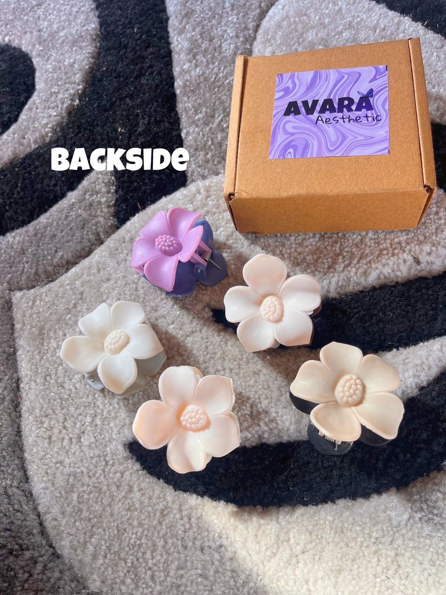 Dualtone flower clawclips 🌸(front color different back color different)