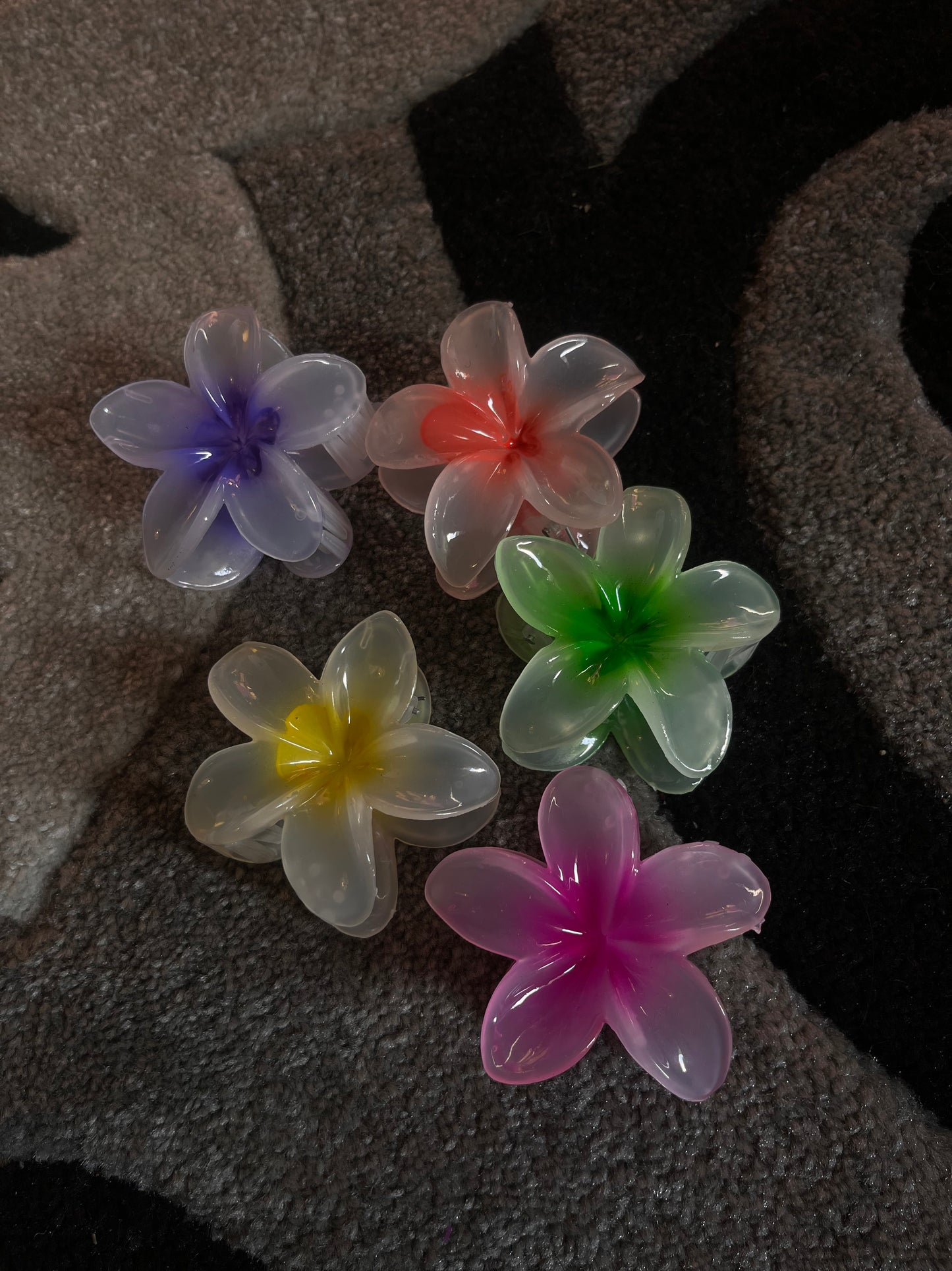 Viral flower claw clips (glossy finish) 🌸