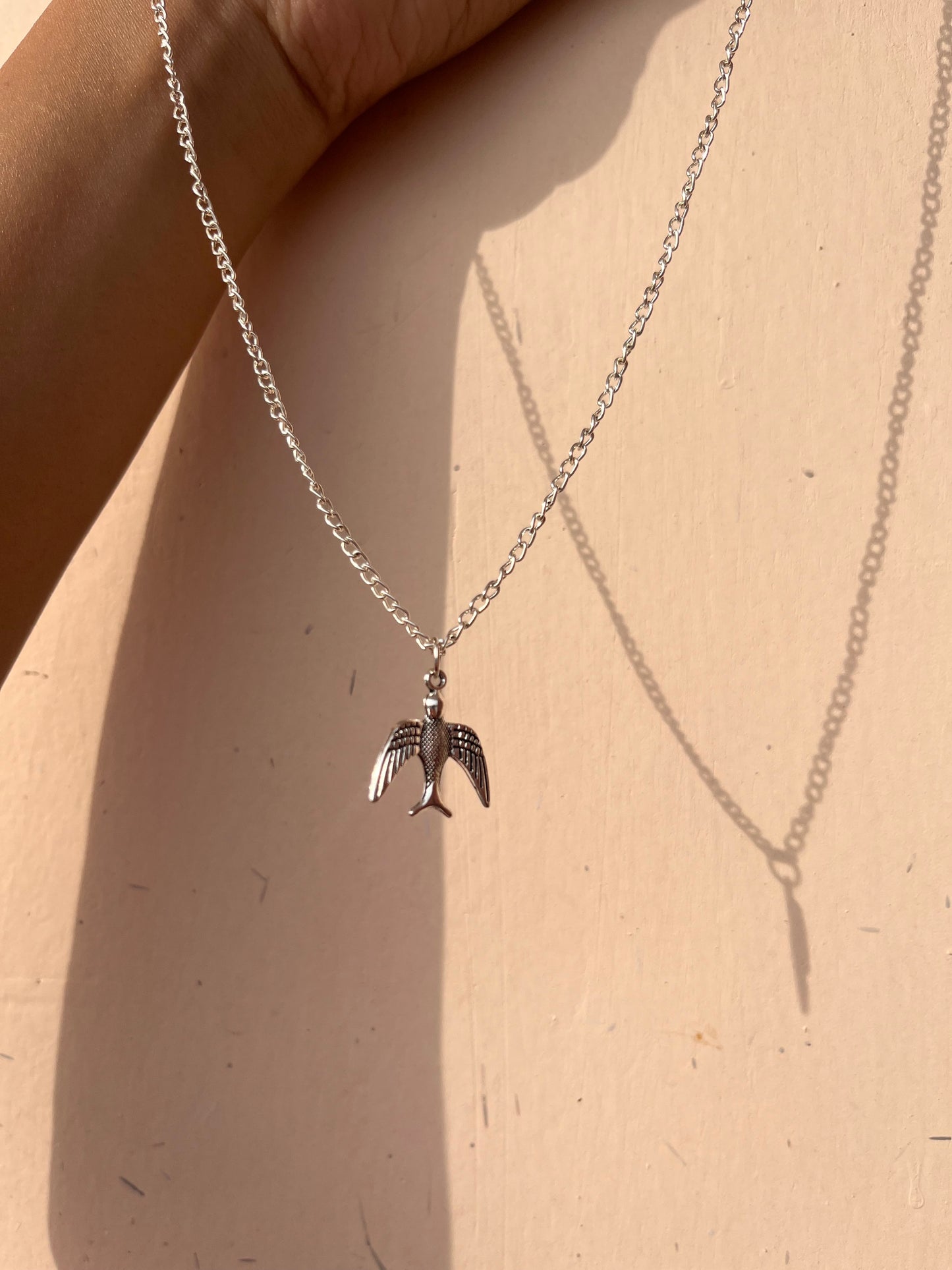 Bird theme silver chain necklace 🦅