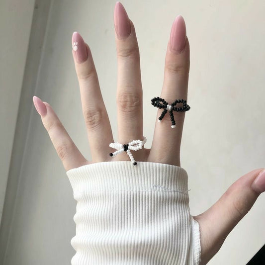 Bow ring pair of two rings as shown🤍🖤🎀