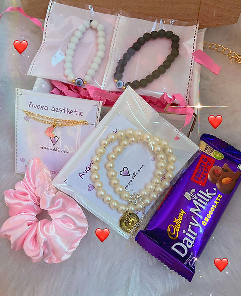 Couple gift hamper /box (consist of 6 items)🧿💖♥️